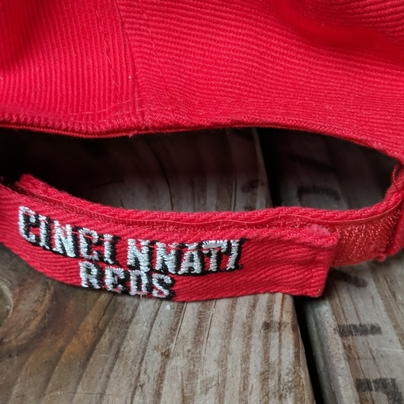 Cincinnati Reds hats - Picture 3 of 3